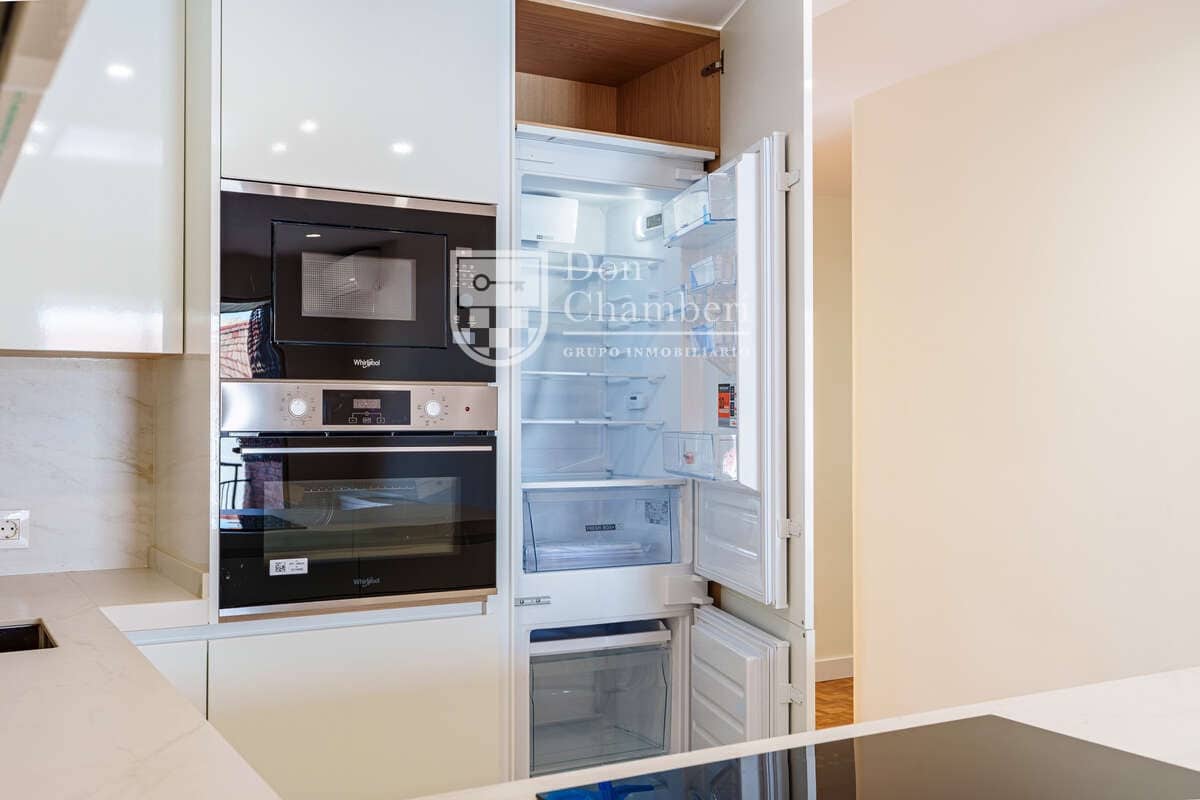 2 soveværelse Lejlighed til salg i Madrid by - € 790.000 (Ref: 10176252)