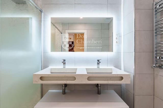 2 slaapkamer Flat te koop in Chamberí, Madrid stad - € 790.000 (Ref: 10176252)