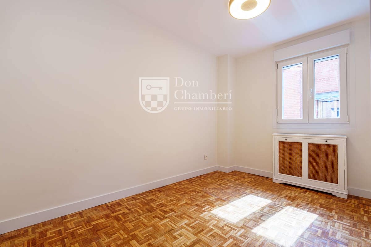 2 soveværelse Lejlighed til salg i Madrid by - € 790.000 (Ref: 10176252)