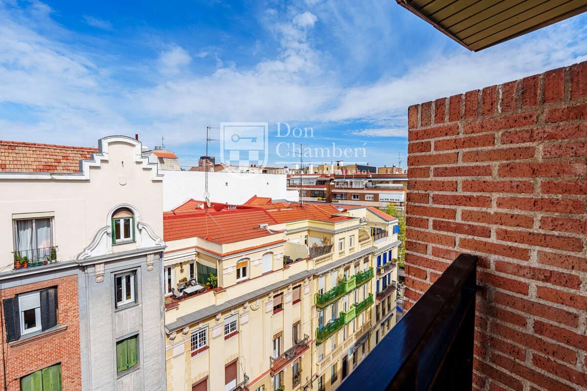 2 soveværelse Lejlighed til salg i Madrid by - € 790.000 (Ref: 10176252)