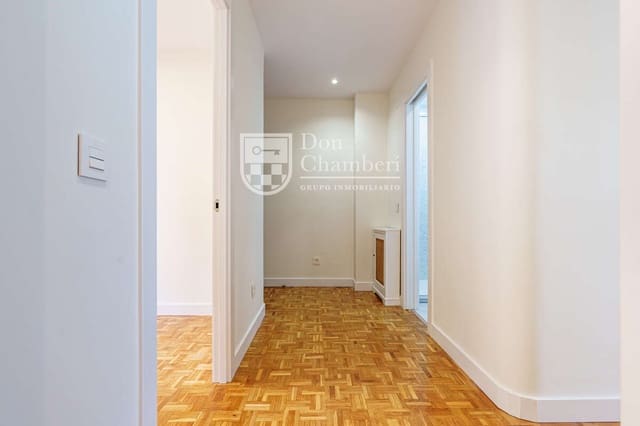 2 slaapkamer Flat te koop in Chamberí, Madrid stad - € 790.000 (Ref: 10176252)