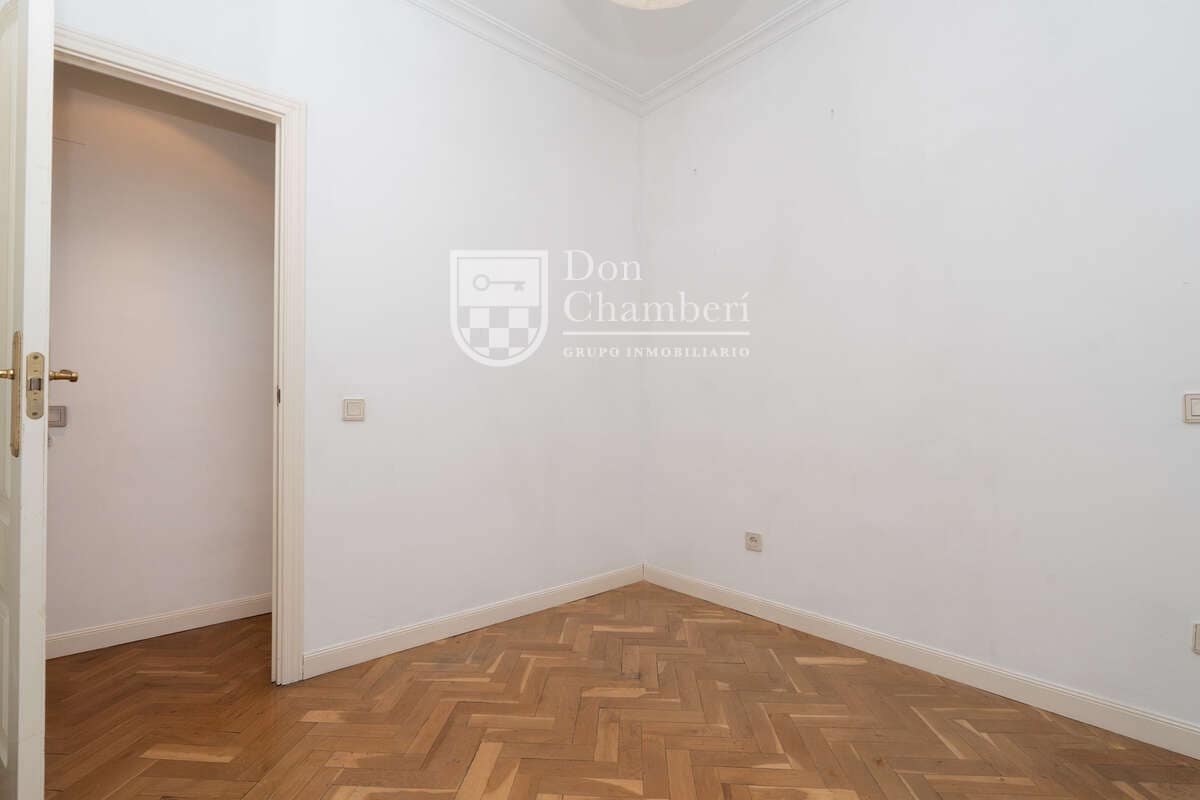 2 bedroom Flat for sale in Madrid city - € 499,000 (Ref: 9416131)