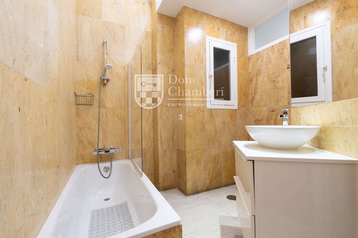 6 makuuhuone Asunto vuokrattavana paikassa Madrid kaupunki - 3 400 € (Ref: 9416137)