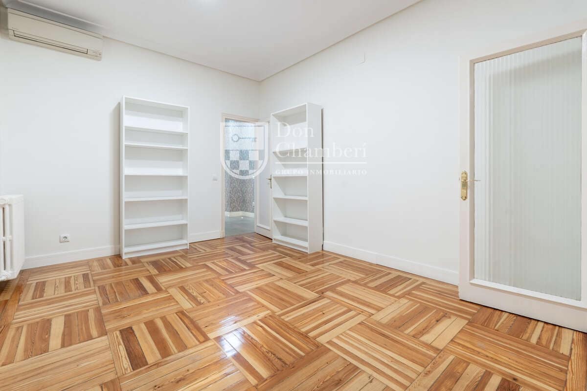 6 makuuhuone Asunto vuokrattavana paikassa Madrid kaupunki - 3 400 € (Ref: 9416137)