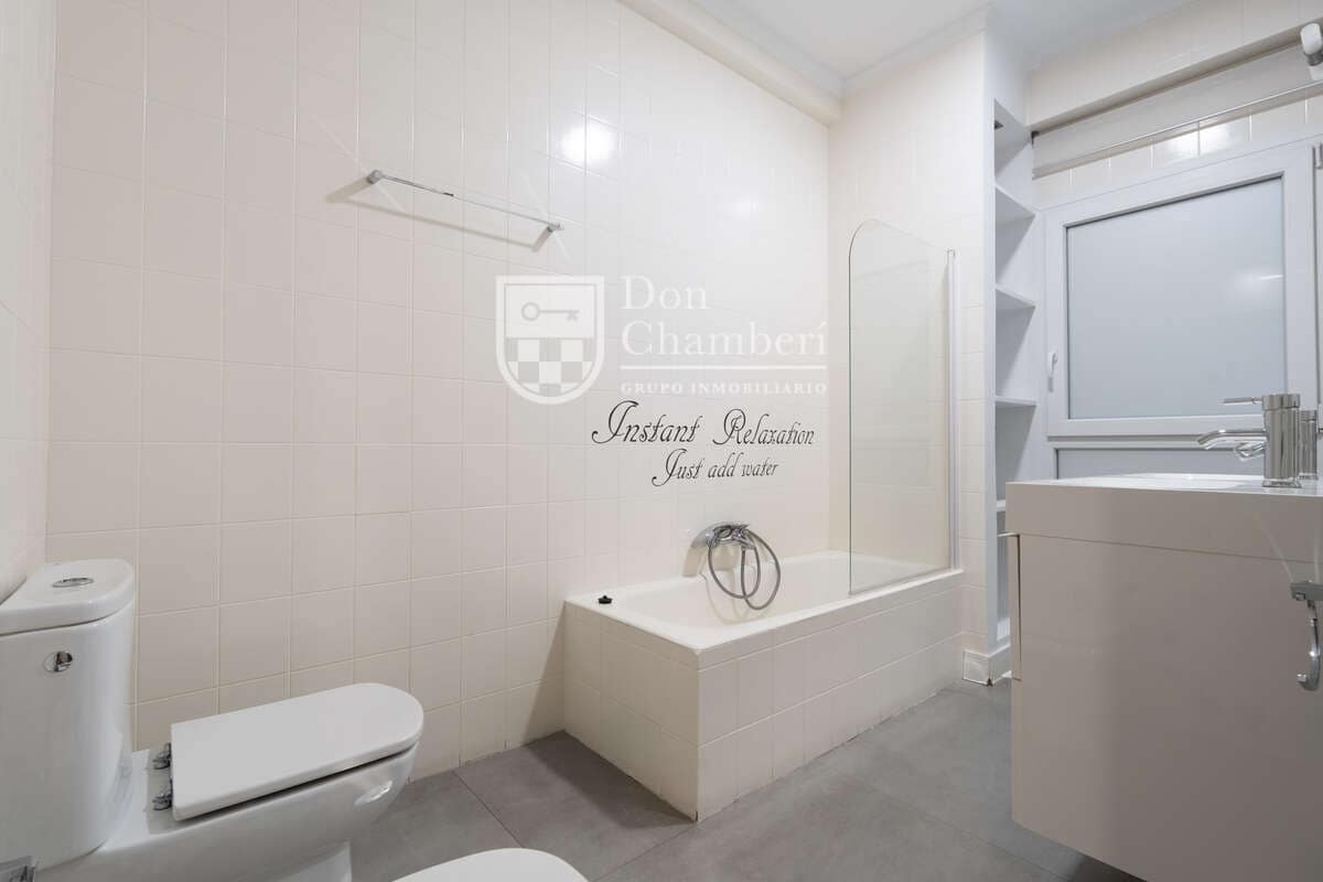 6 makuuhuone Asunto vuokrattavana paikassa Madrid kaupunki - 3 400 € (Ref: 9416137)