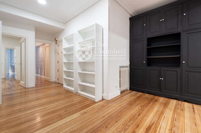 6 makuuhuone Asunto vuokrattavana paikassa Chamberí, Madrid kaupunki - 3 400 € (Ref: 9416137)