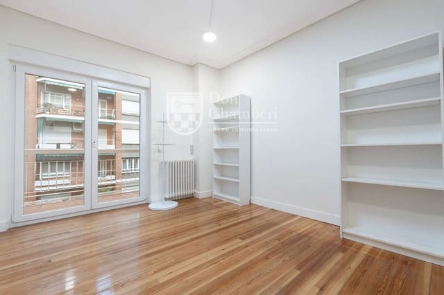 6 makuuhuone Asunto vuokrattavana paikassa Chamberí, Madrid kaupunki - 3 400 € (Ref: 9416137)