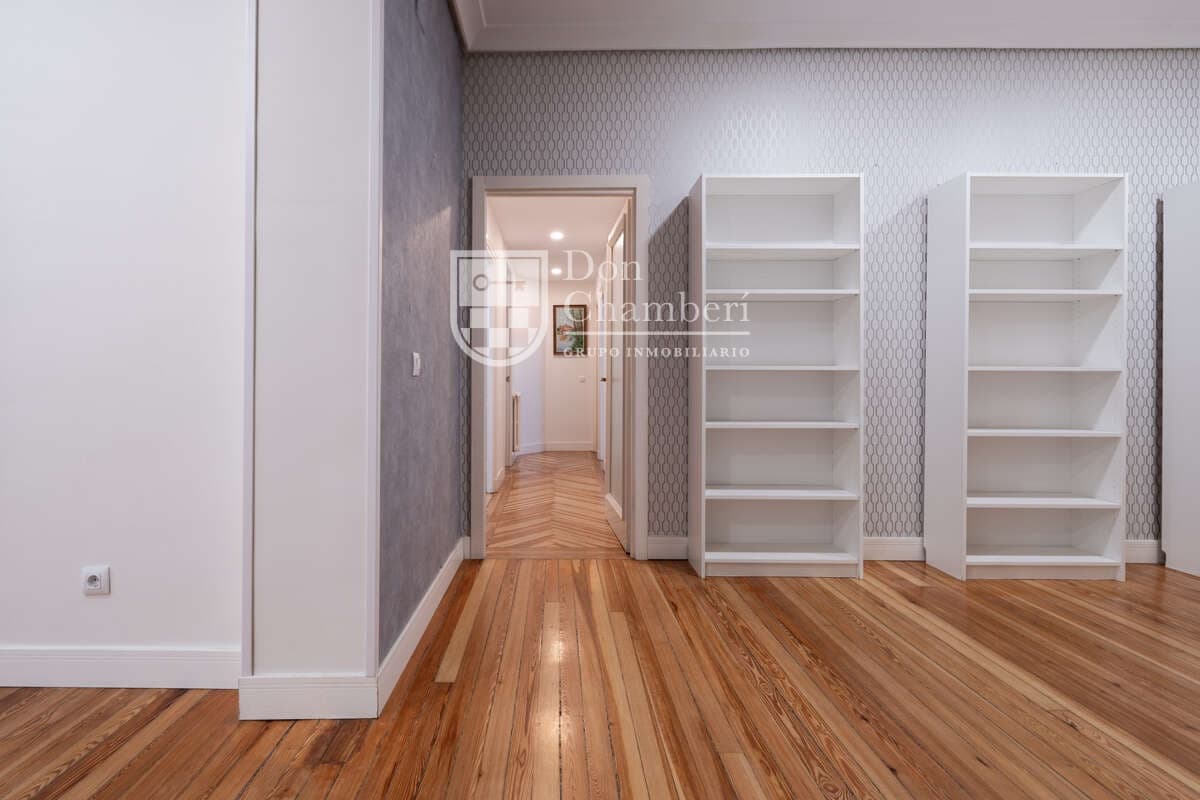 6 makuuhuone Asunto vuokrattavana paikassa Madrid kaupunki - 3 400 € (Ref: 9416137)