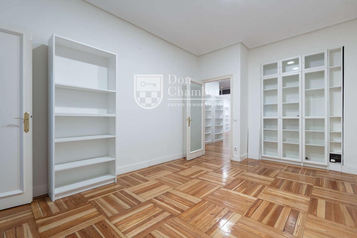 6 makuuhuone Asunto vuokrattavana paikassa Madrid kaupunki - 3 400 € (Ref: 9416137)