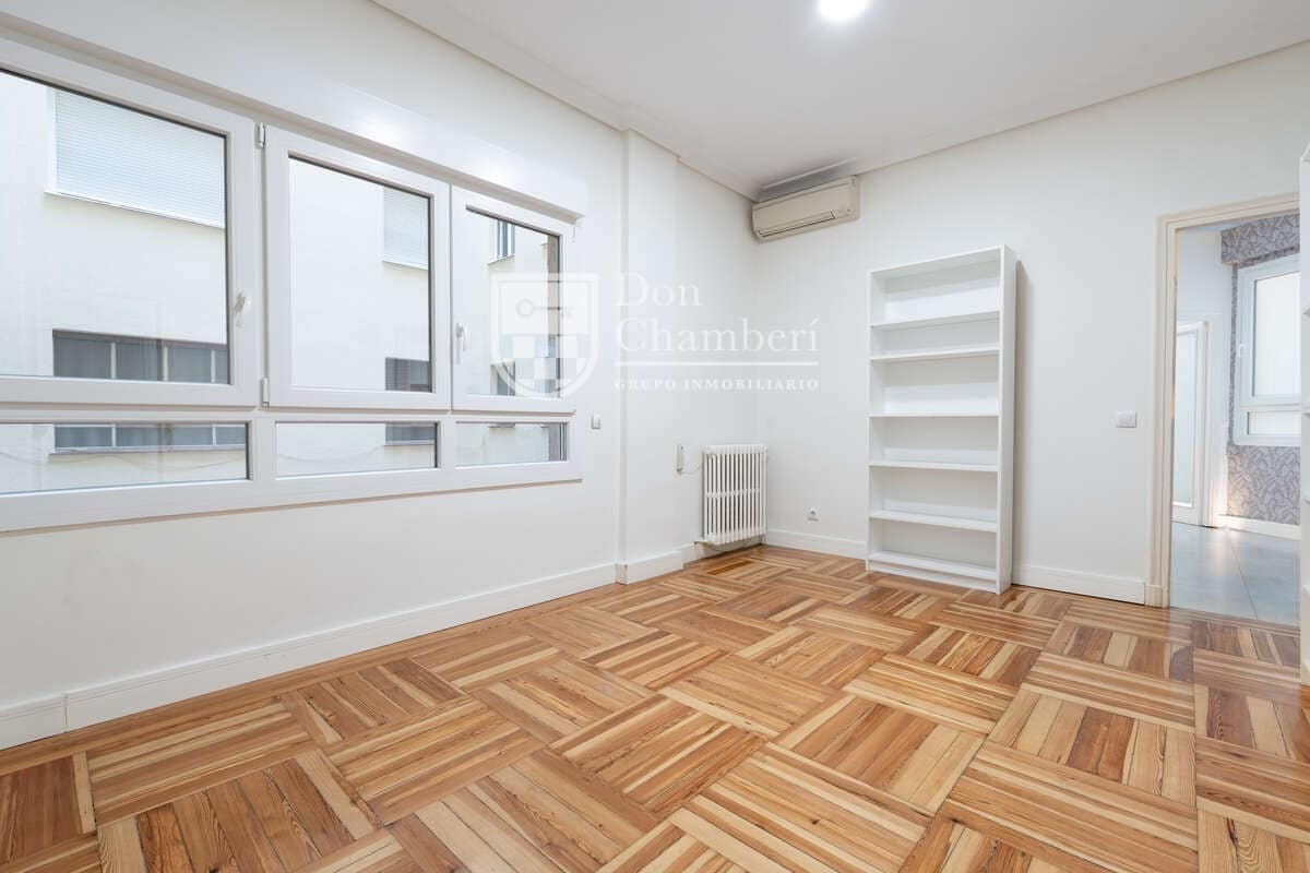 6 makuuhuone Asunto vuokrattavana paikassa Madrid kaupunki - 3 400 € (Ref: 9416137)