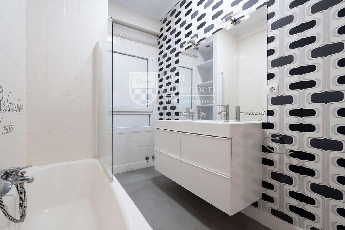 6 makuuhuone Asunto vuokrattavana paikassa Madrid kaupunki - 3 400 € (Ref: 9416137)