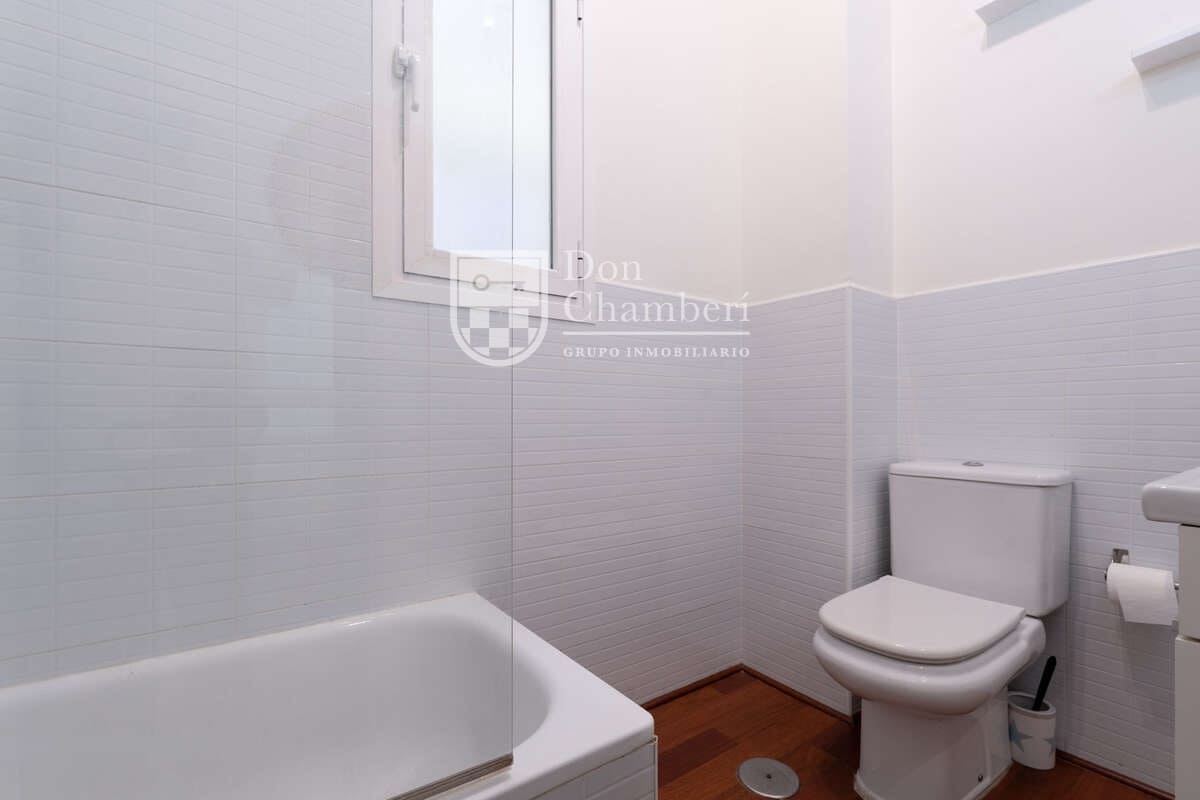 6 makuuhuone Asunto vuokrattavana paikassa Madrid kaupunki - 3 400 € (Ref: 9416137)