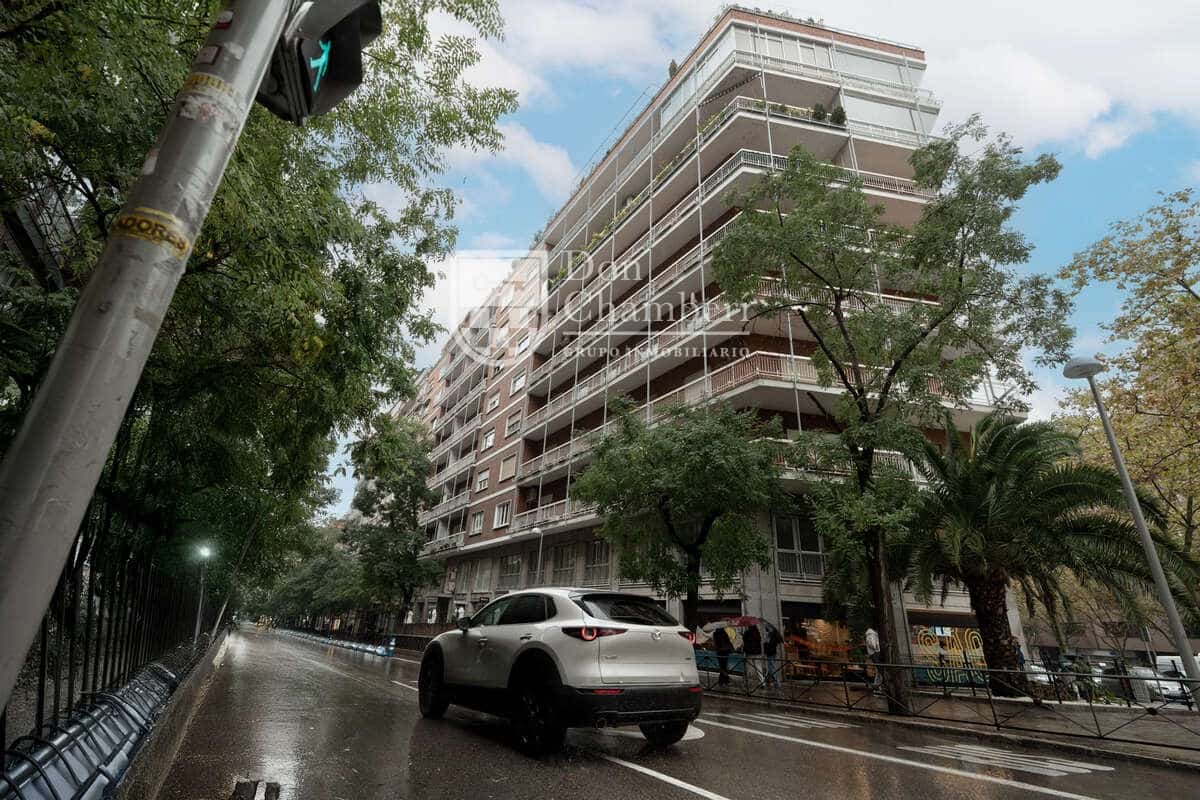 6 makuuhuone Asunto vuokrattavana paikassa Madrid kaupunki - 3 400 € (Ref: 9416137)