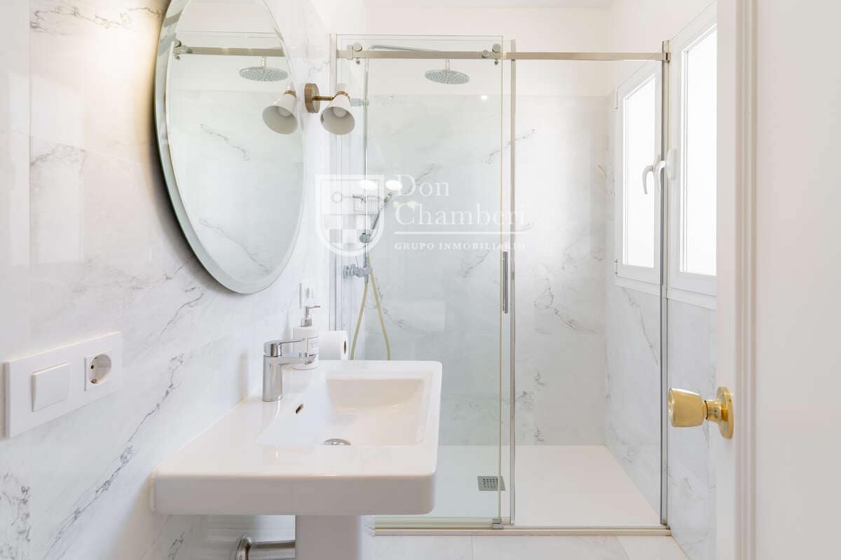 2 bedroom Flat for sale in San Pedro de Alcantara with pool - € 530,000 (Ref: 9416149)