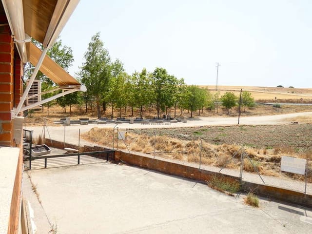 Commercieel te koop in Valmojado - € 600.000 (Ref: 9416152)