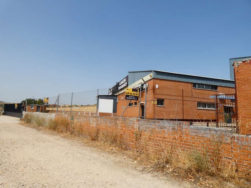 Kommersiell til salgs i Valmojado - € 600 000 (Ref: 9416152)