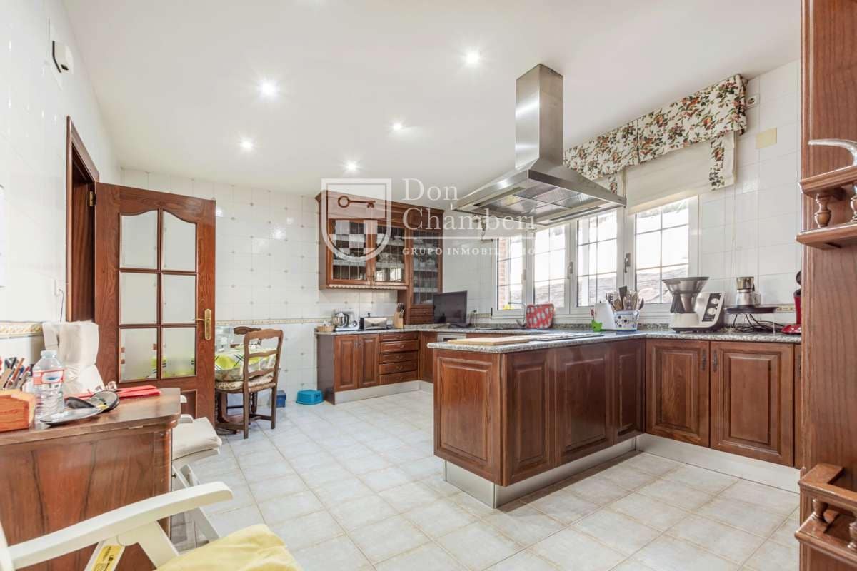 5 chambre Villa/Maison à vendre à Villaviciosa de Odon avec piscine garage - 1 250 000 € (Ref: 9416154)