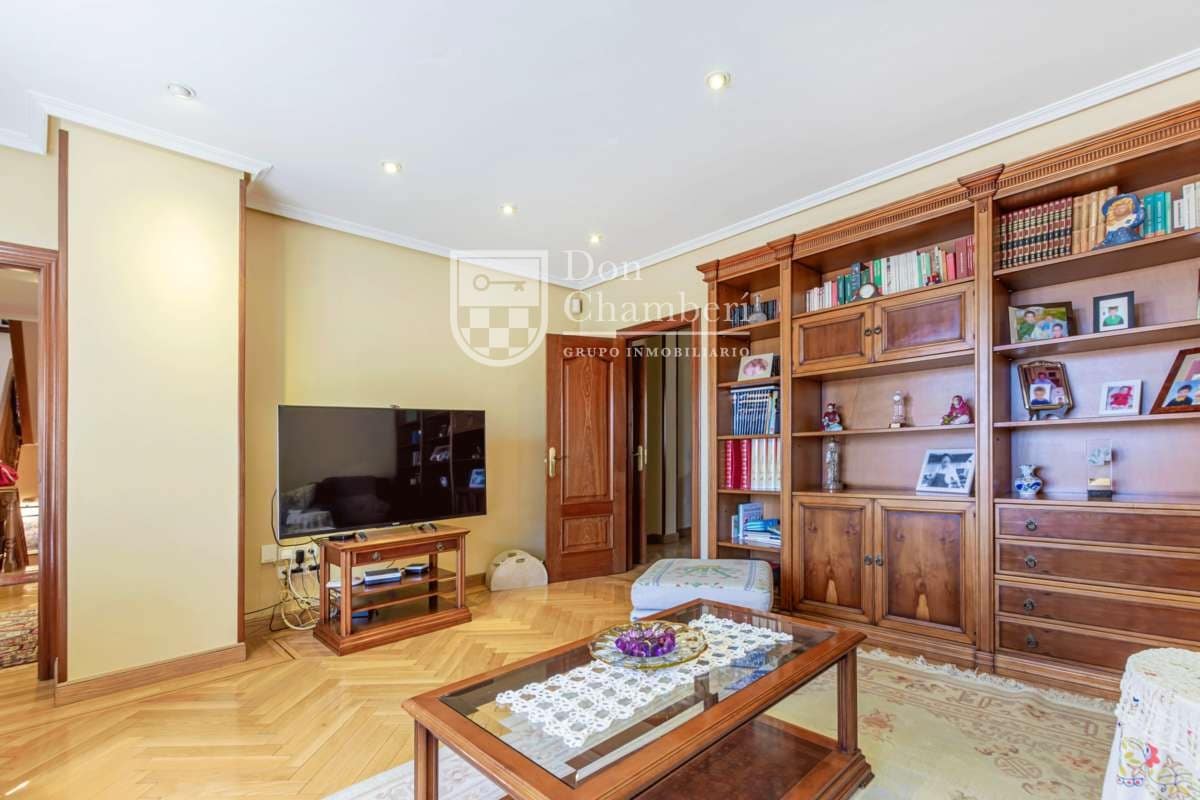 5 chambre Villa/Maison à vendre à Villaviciosa de Odon avec piscine garage - 1 250 000 € (Ref: 9416154)