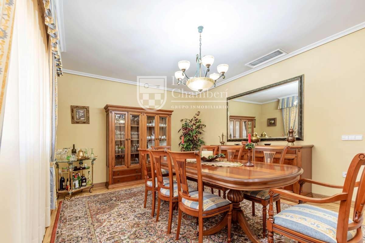 5 chambre Villa/Maison à vendre à Villaviciosa de Odon avec piscine garage - 1 250 000 € (Ref: 9416154)