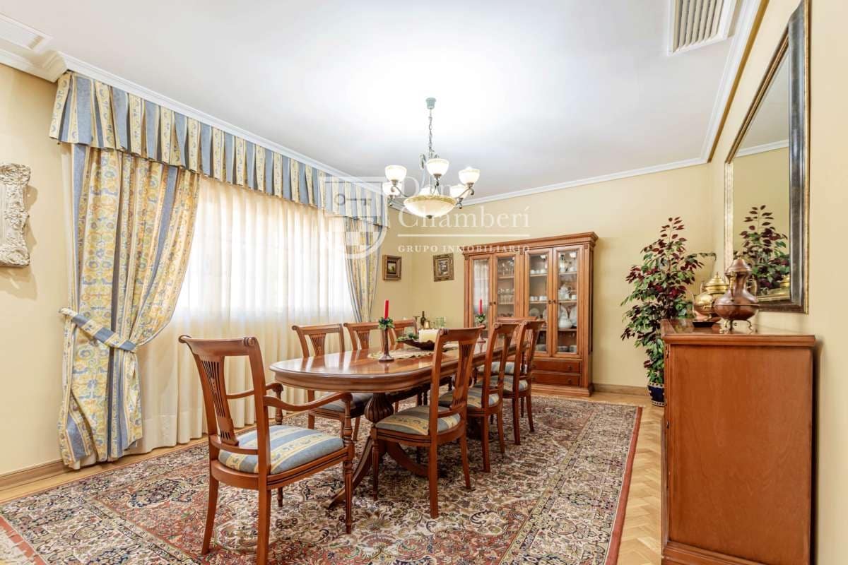 5 chambre Villa/Maison à vendre à Villaviciosa de Odon avec piscine garage - 1 250 000 € (Ref: 9416154)