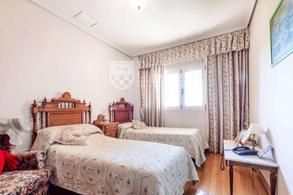 5 chambre Villa/Maison à vendre à Villaviciosa de Odon avec piscine garage - 1 250 000 € (Ref: 9416154)