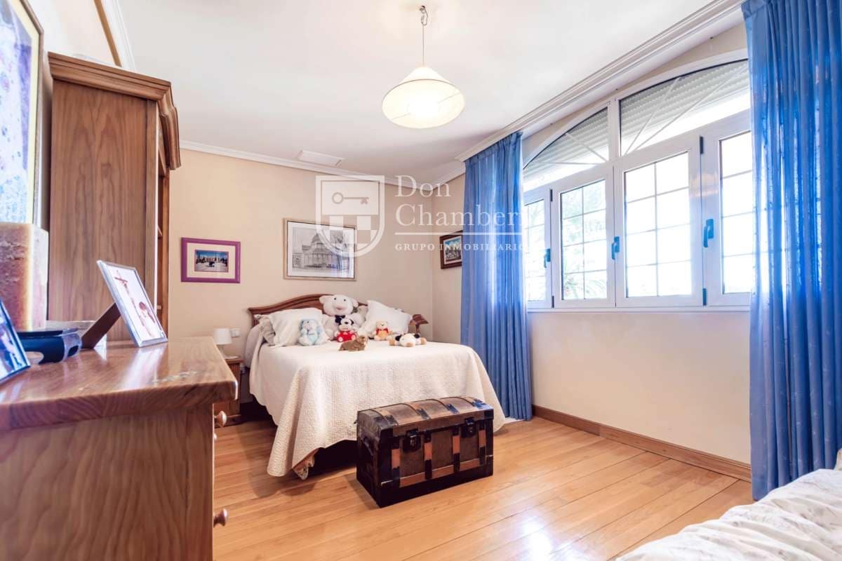 5 chambre Villa/Maison à vendre à Villaviciosa de Odon avec piscine garage - 1 250 000 € (Ref: 9416154)