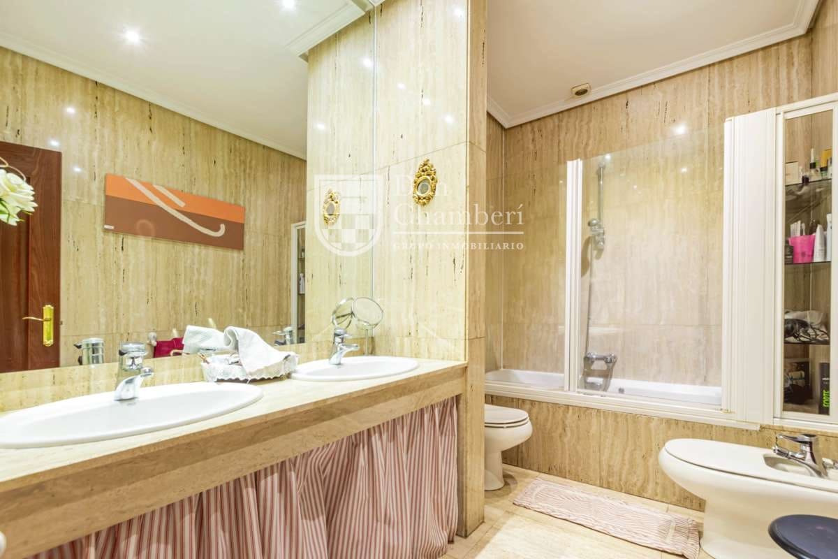 5 chambre Villa/Maison à vendre à Villaviciosa de Odon avec piscine garage - 1 250 000 € (Ref: 9416154)