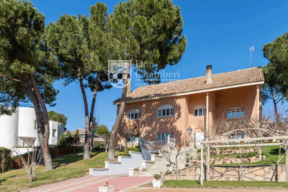 5 chambre Villa/Maison à vendre à Villaviciosa de Odon avec piscine garage - 1 250 000 € (Ref: 9416154)