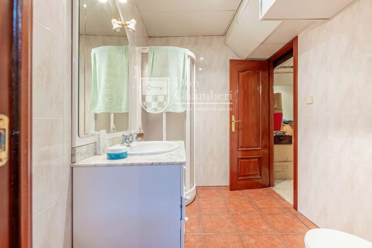 5 soverom Villa til salgs i Villaviciosa de Odon med svømmebasseng garasje - € 1 250 000 (Ref: 9416154)