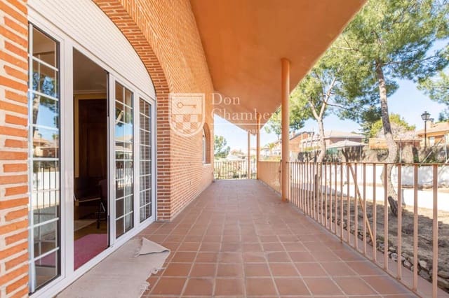5 slaapkamer Villa te koop in Villaviciosa de Odón met zwembad garage - € 1.250.000 (Ref: 9416154)
