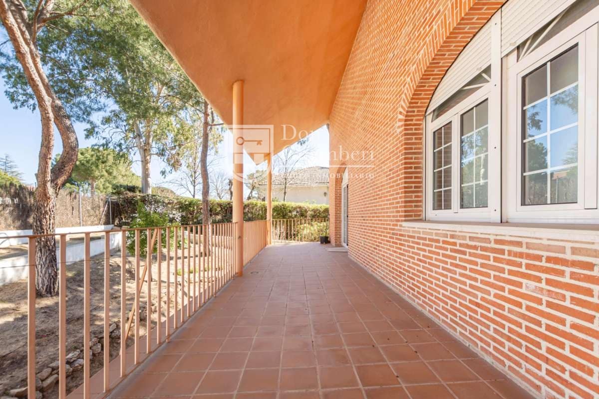 5 soverom Villa til salgs i Villaviciosa de Odon med svømmebasseng garasje - € 1 250 000 (Ref: 9416154)