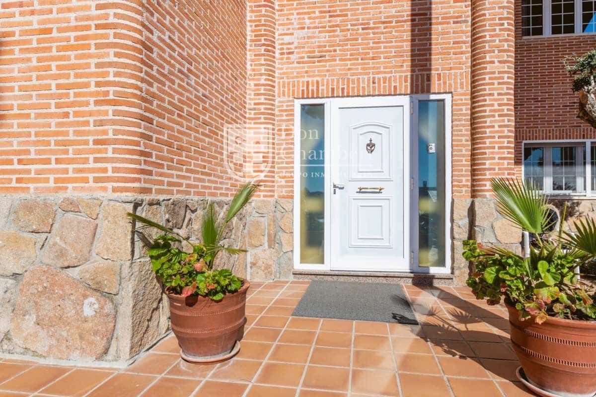 5 soverom Villa til salgs i Villaviciosa de Odon med svømmebasseng garasje - € 1 250 000 (Ref: 9416154)