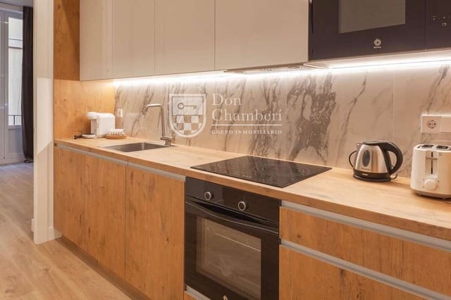 3 bedroom Flat for sale in Centro, Madrid city - € 989,000 (Ref: 9416156)