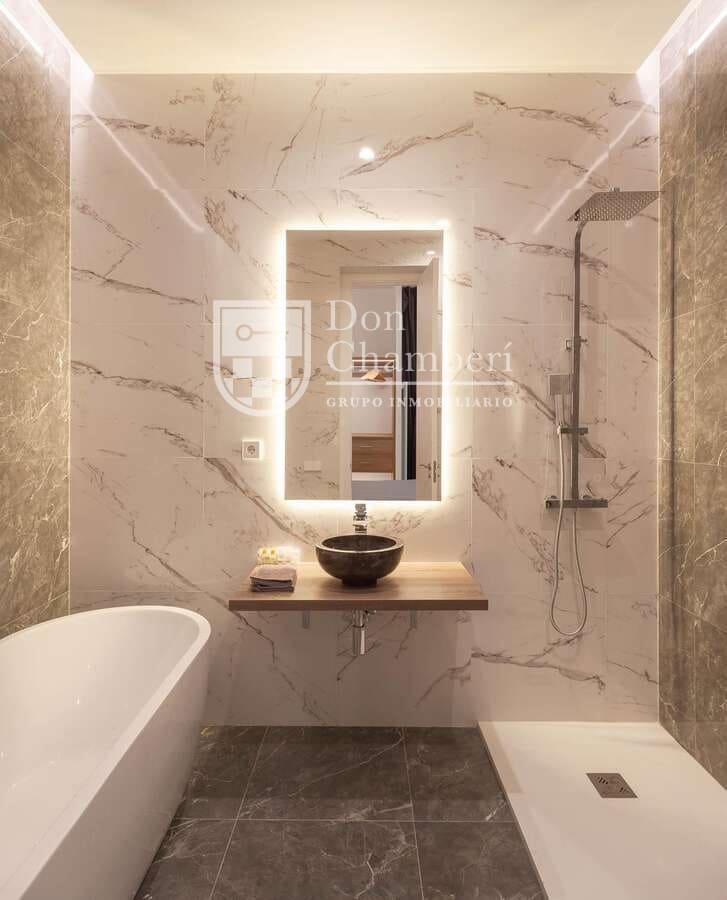 3 soveværelse Lejlighed til salg i Madrid by - € 989.000 (Ref: 9416156)