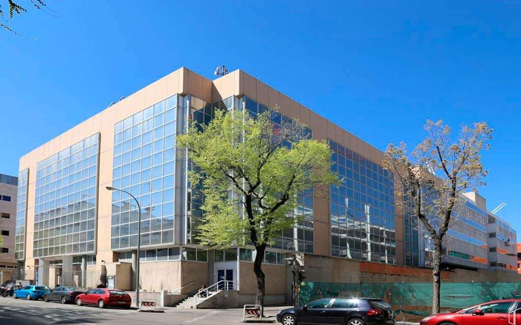 Erhverv til salg i Madrid by med garage - € 16.300.000 (Ref: 9416163)