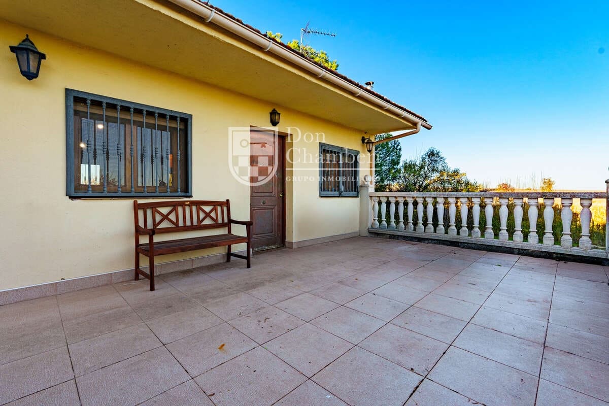 Chalet de 2 habitaciones en El Viso de San Juan en venta con piscina garaje - 276.000 € (Ref: 9424214)