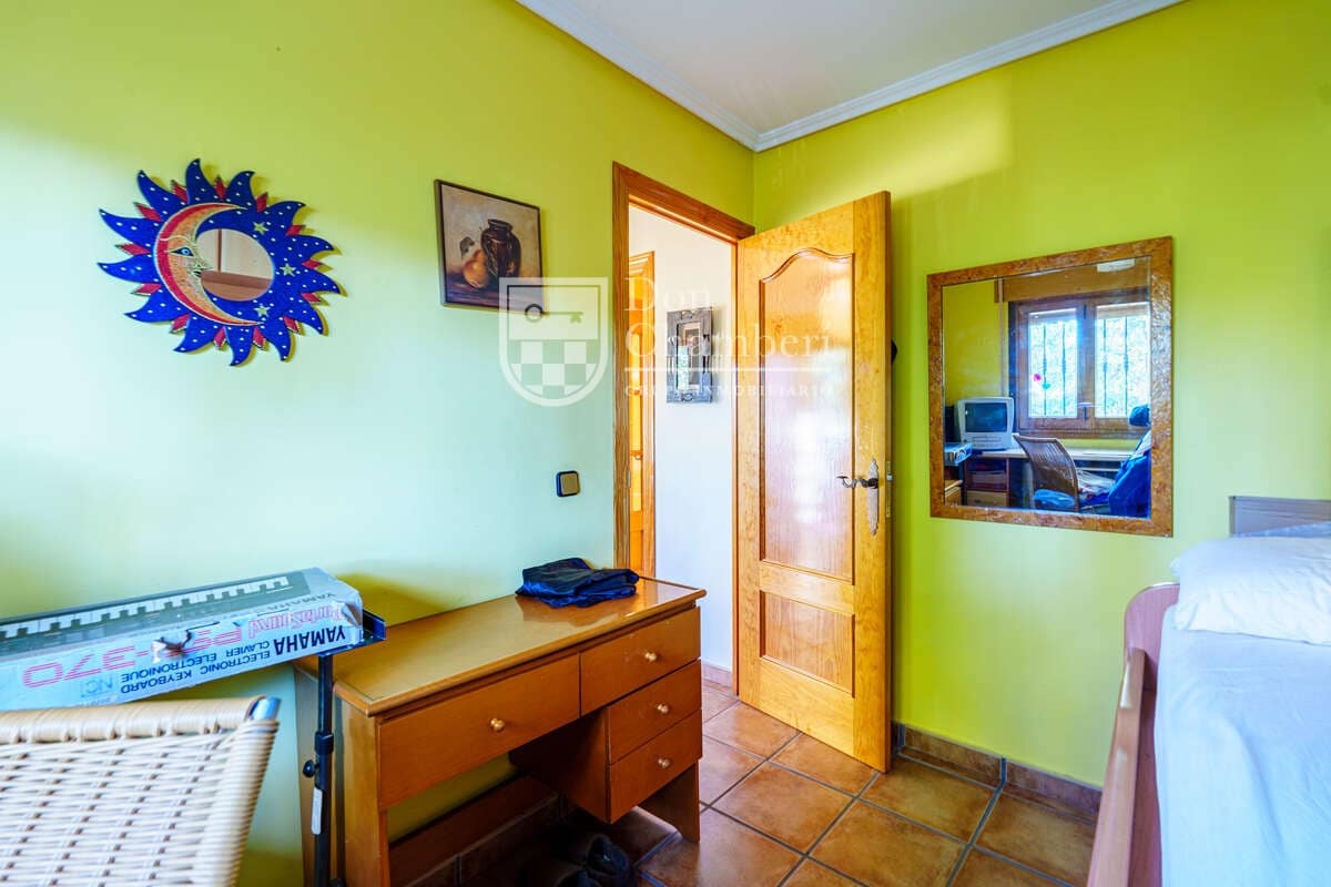 Chalet de 2 habitaciones en El Viso de San Juan en venta con piscina garaje - 276.000 € (Ref: 9424214)