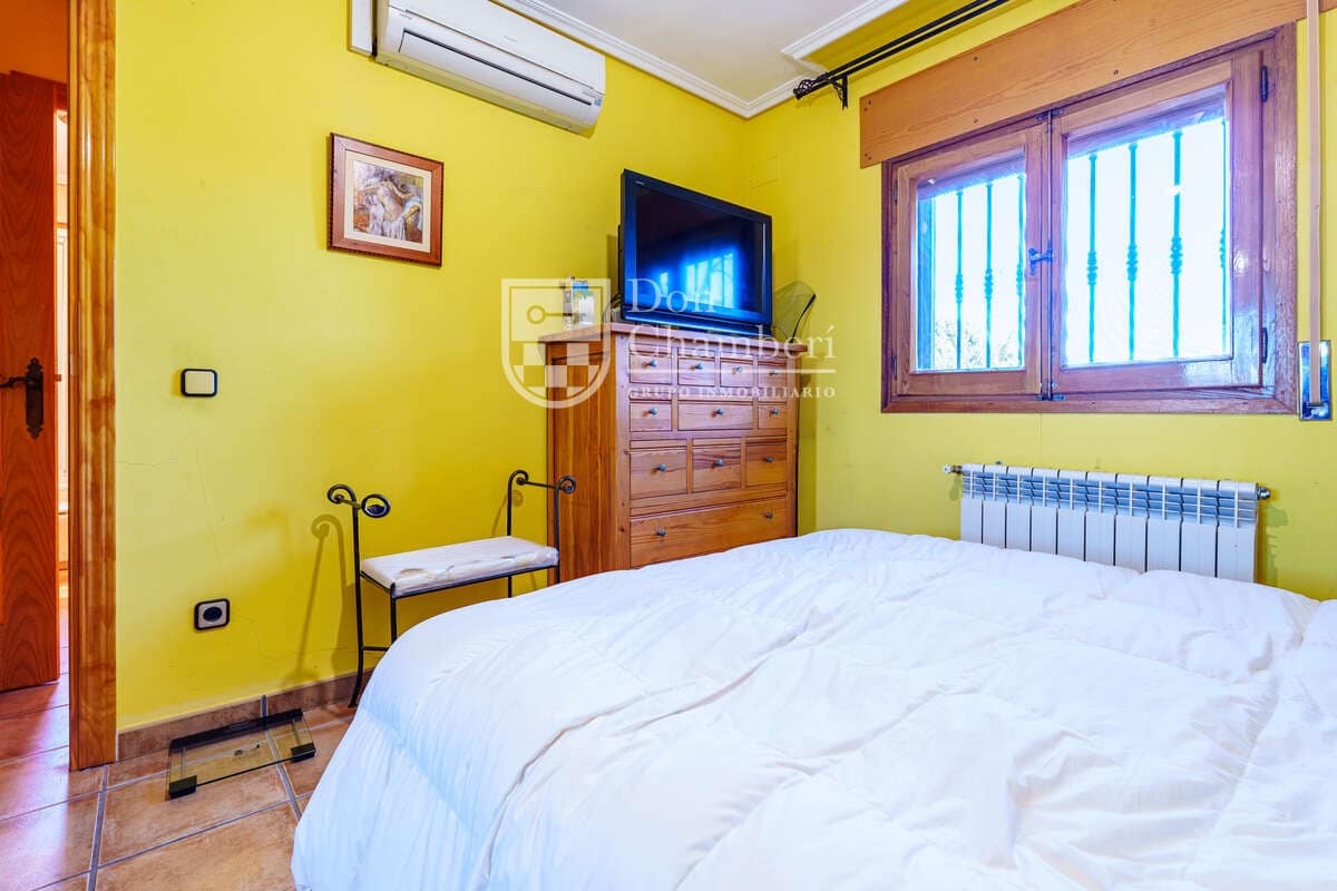 Chalet de 2 habitaciones en El Viso de San Juan en venta con piscina garaje - 276.000 € (Ref: 9424214)