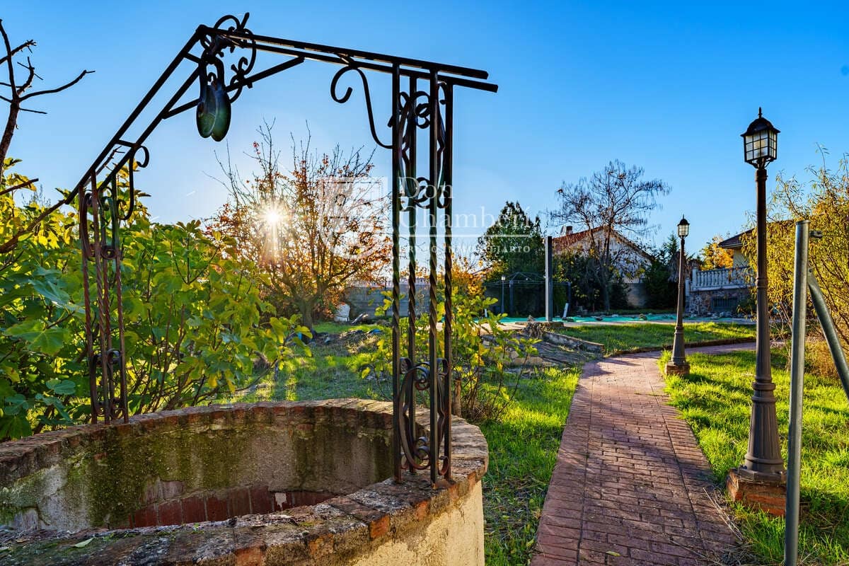 Chalet de 2 habitaciones en El Viso de San Juan en venta con piscina garaje - 276.000 € (Ref: 9424214)