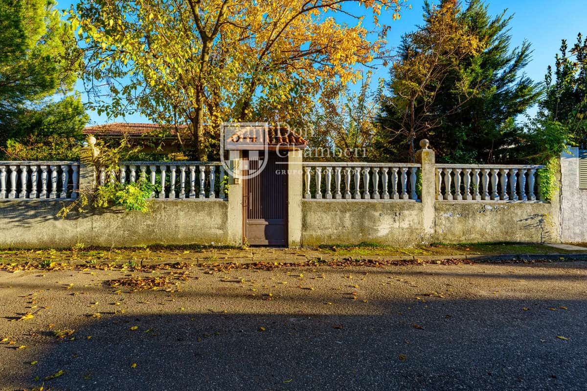 Chalet de 2 habitaciones en El Viso de San Juan en venta con piscina garaje - 276.000 € (Ref: 9424214)