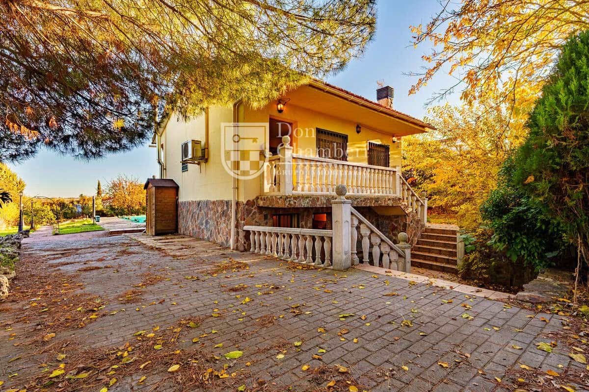 Chalet de 2 habitaciones en El Viso de San Juan en venta con piscina garaje - 276.000 € (Ref: 9424214)