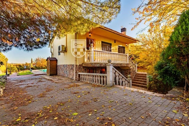 Chalet de 2 habitaciones en El Viso de San Juan en venta con piscina garaje - 276.000 € (Ref: 9424214)