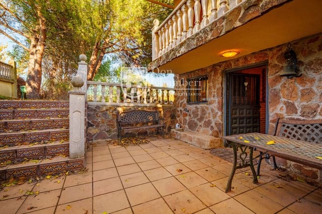 Chalet de 2 habitaciones en El Viso de San Juan en venta con piscina garaje - 276.000 € (Ref: 9424214)