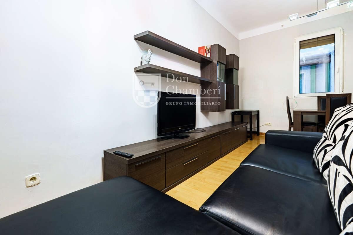 2 soveværelse Lejlighed til salg i Madrid by - € 409.000 (Ref: 9448845)