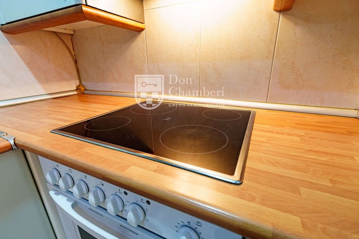 2 soveværelse Lejlighed til salg i Madrid by - € 409.000 (Ref: 9448845)