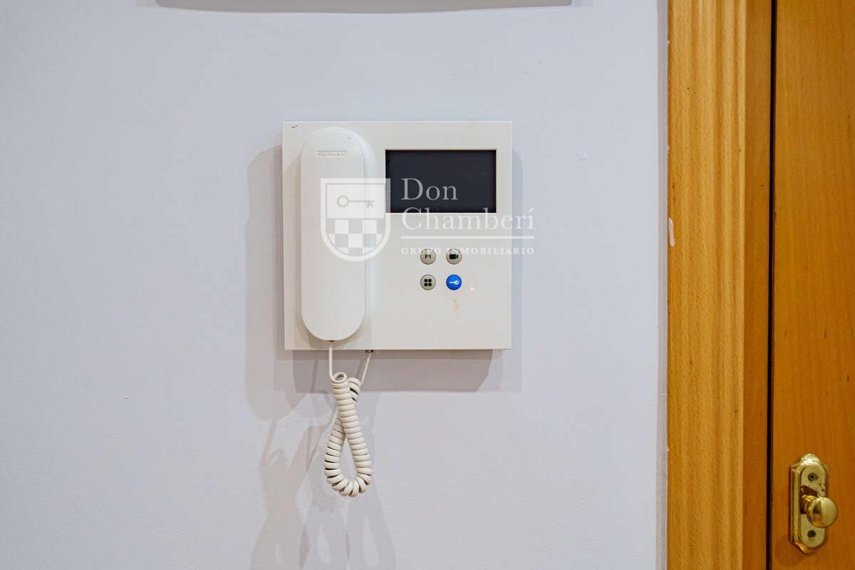 2 soveværelse Lejlighed til salg i Madrid by - € 409.000 (Ref: 9448845)