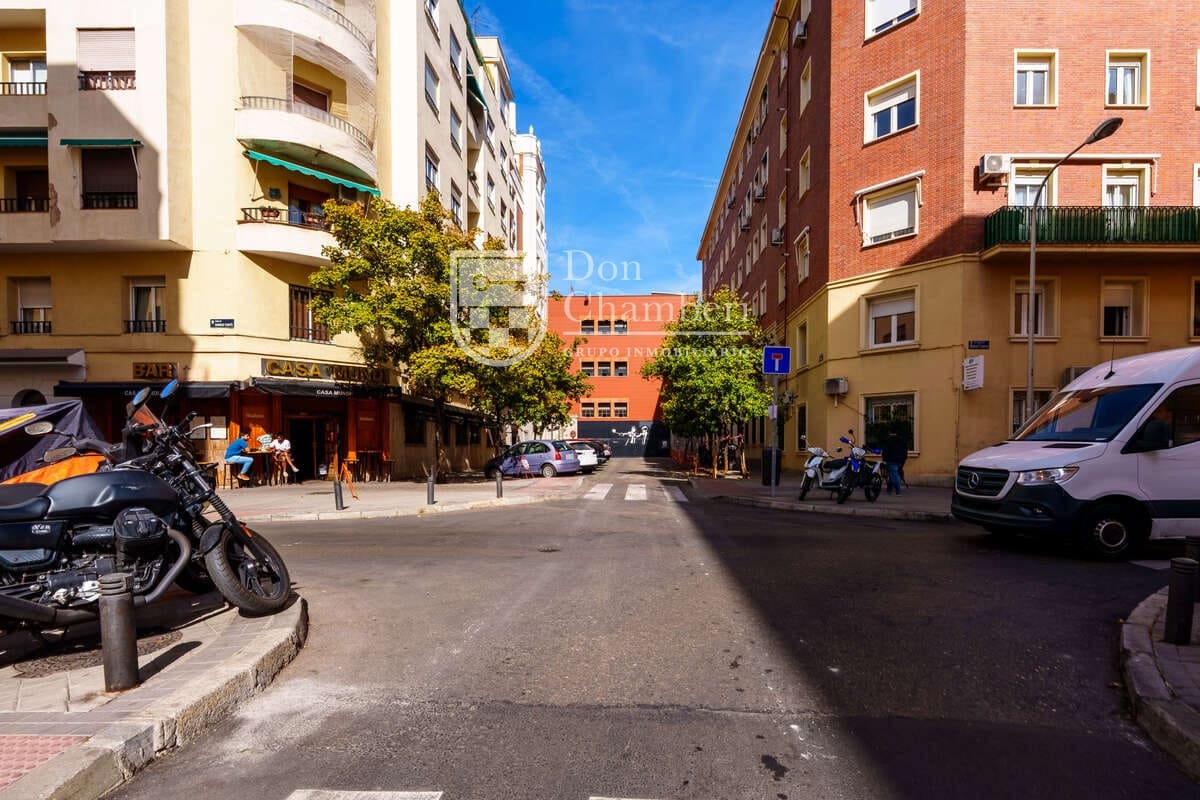 2 soveværelse Lejlighed til salg i Madrid by - € 409.000 (Ref: 9448845)