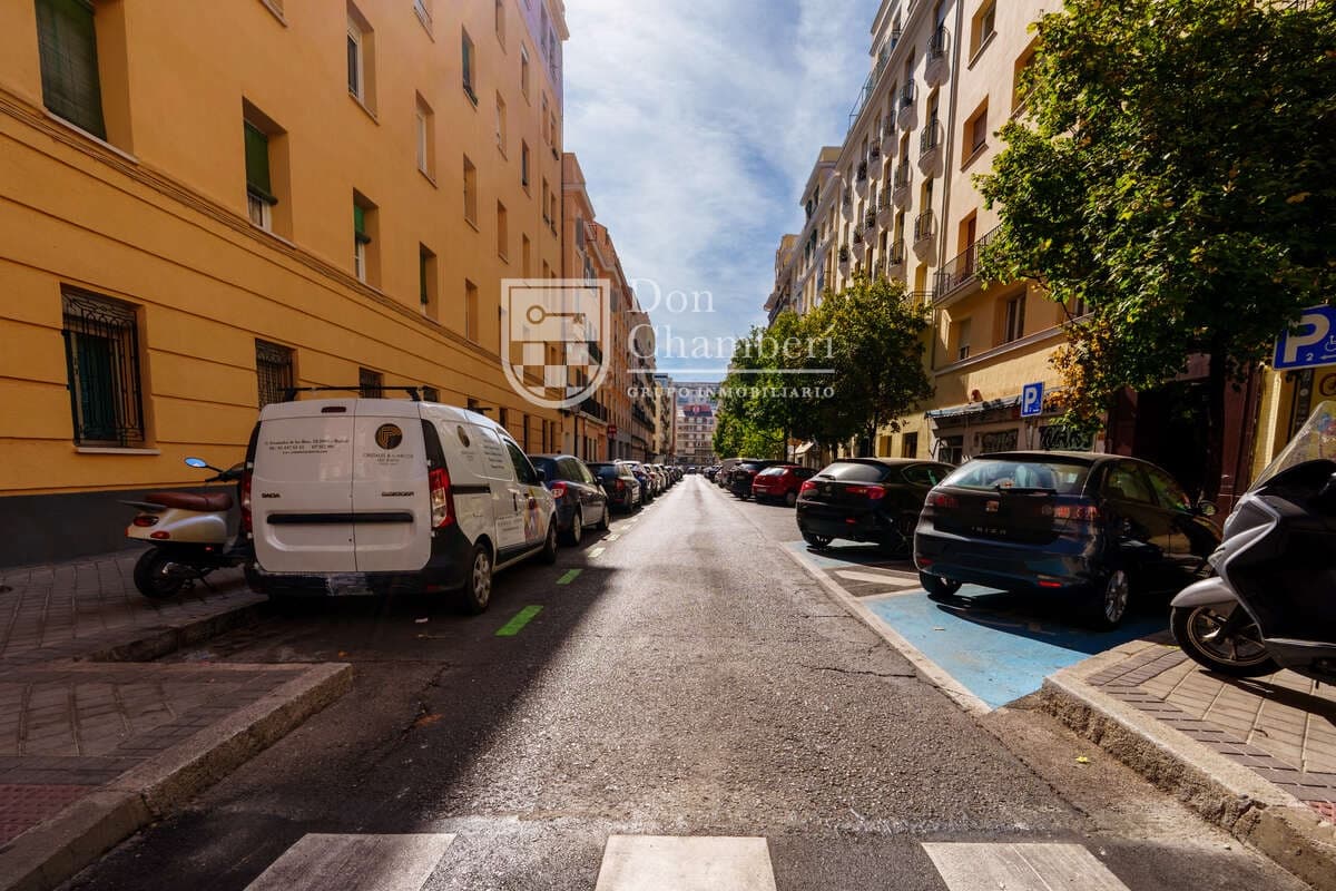 2 soveværelse Lejlighed til salg i Madrid by - € 409.000 (Ref: 9448845)