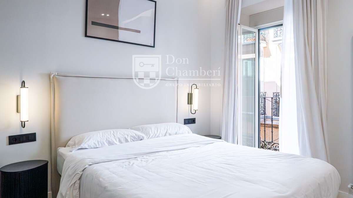 3 slaapkamer Flat te huur in Madrid stad - € 4.400 (Ref: 9448847)