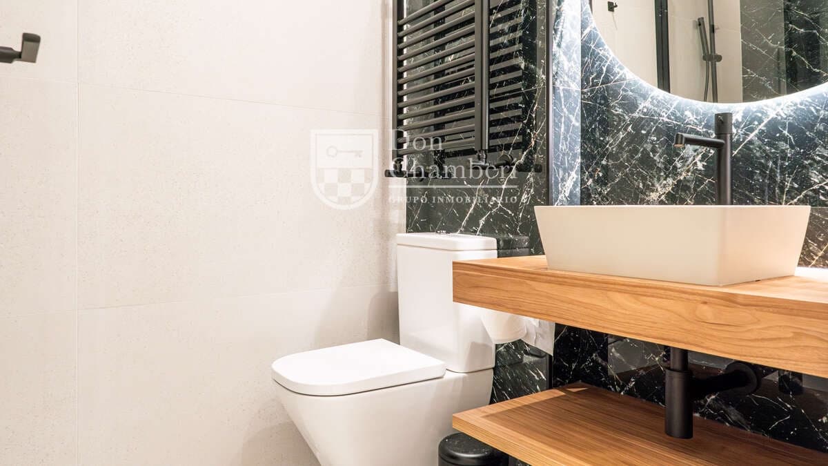 3 slaapkamer Flat te huur in Madrid stad - € 4.400 (Ref: 9448847)